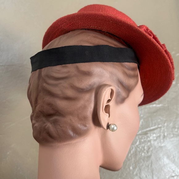 UNIQUE 1940s\' SALMON COLOR FABRIC TILT HAT WITH RUFFLES & BLACK VEILING  ON BRIM